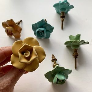 ANTHROPOLOGIE flower drawer pulls set of 6